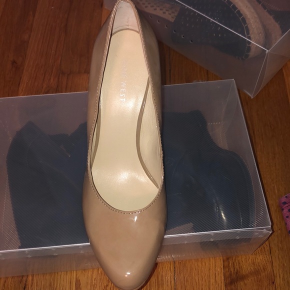 Shoes - Picture 2 of 3